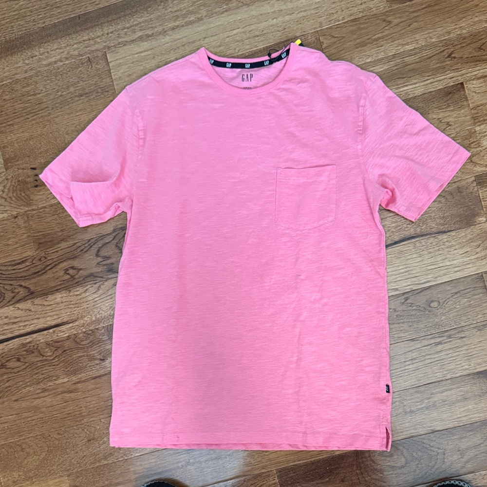 GAP Men's Vibrant Pink Short Sleeve Tee